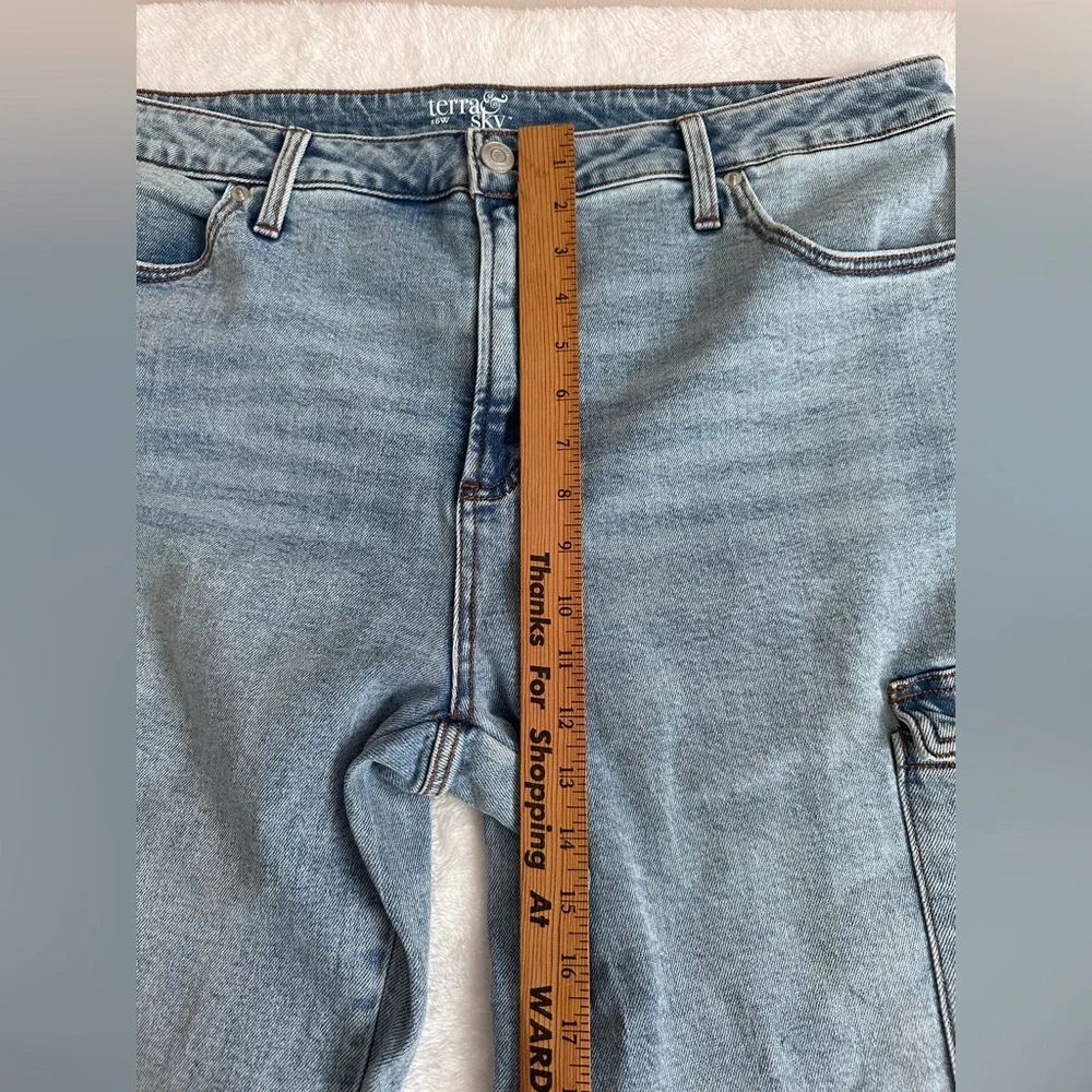 Terra & Sky Cargo Utility Denim Jeans Size 16W  Wide Leg Curvy - Picture 8 of 9